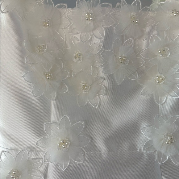 Elder Dress in White, mini dress, tank straps
ELLIATT
XS - Picture 3 of 7